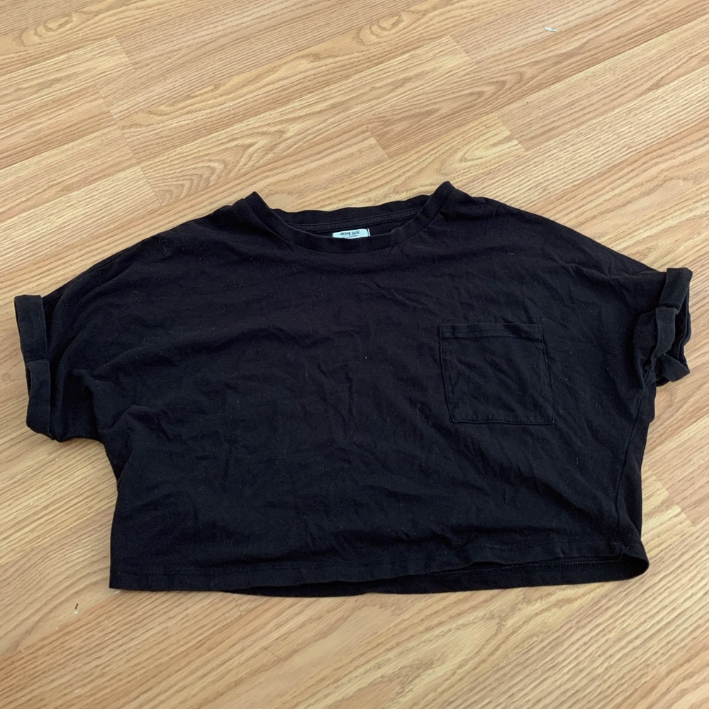 Black Ardene cropped tee